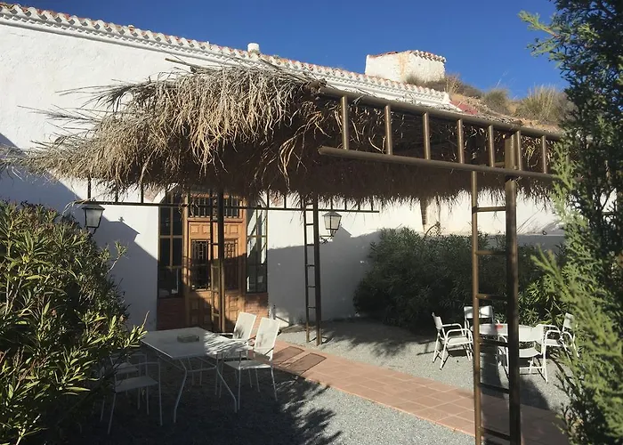 Casas Cueva Y Cortijo La Tala En Guadix